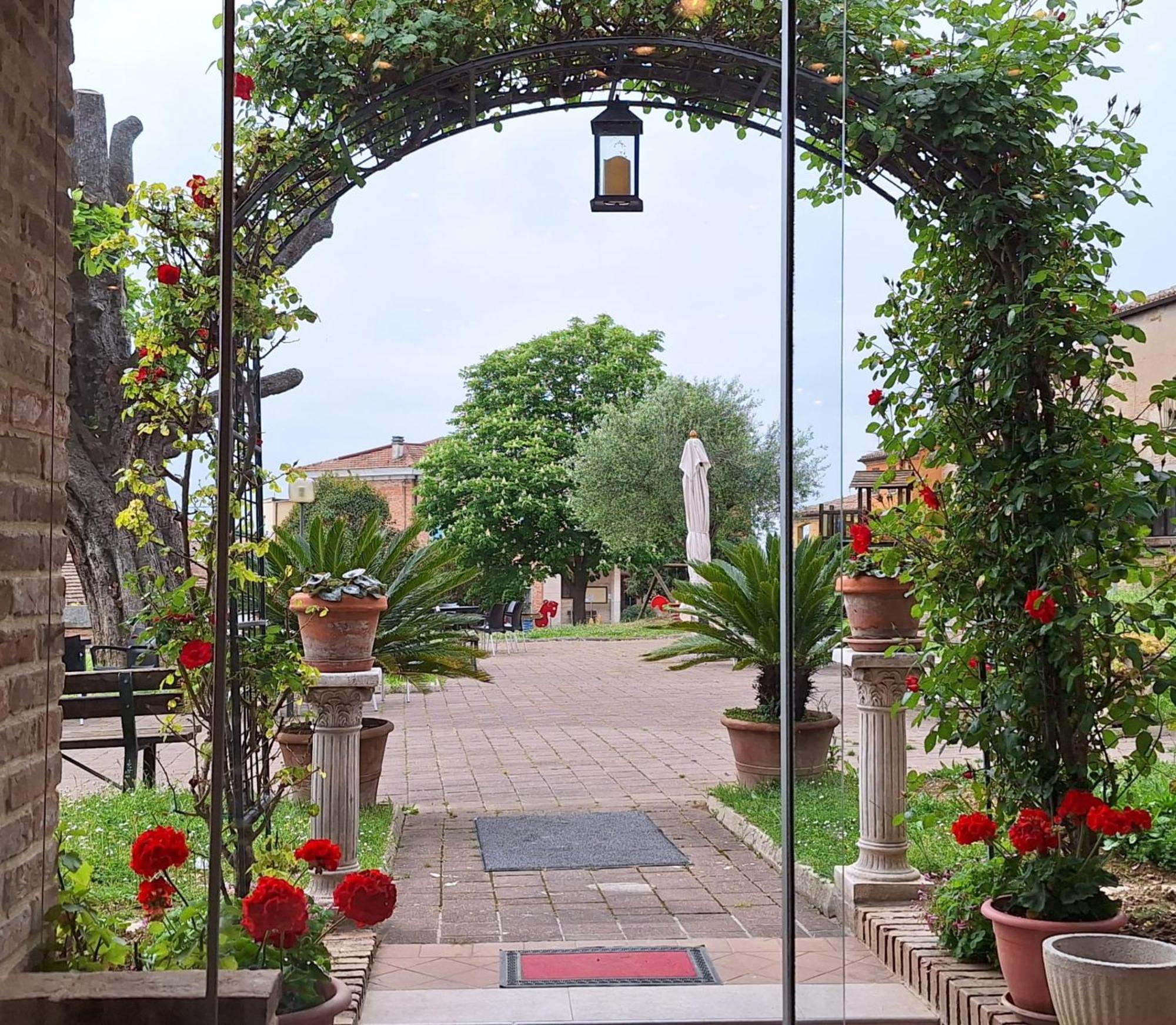 Il Castagno Hotel Orciano di Pesaro Exterior photo